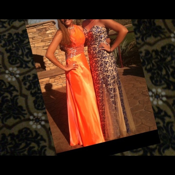 Beautiful Formal Dress - Picture 4 of 9